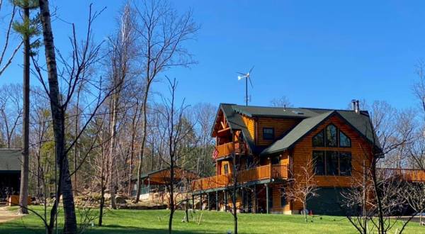Enjoy A Unique Stay At Laurel Ridge, A Log Cabin B&B In Massachusetts