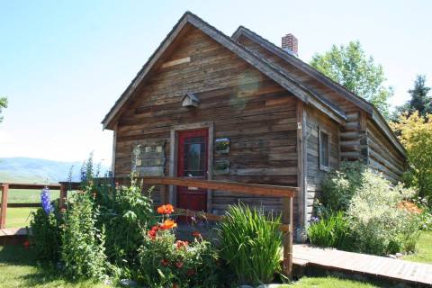You Can Tour A One-Room Schoolhouse From 1912 At This Unique Montana Museum