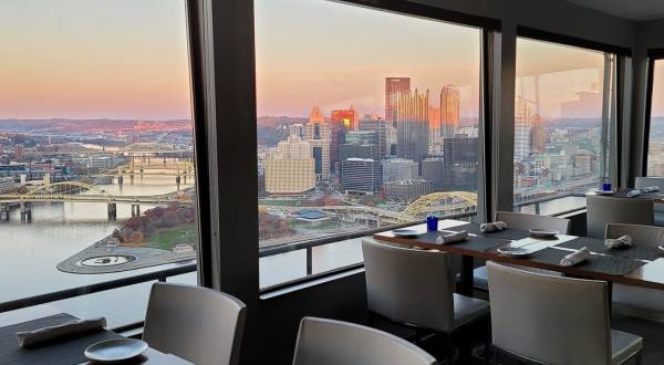 The Amazing Pittsburgh Restaurant You Can Get To Via The Duquesne Incline