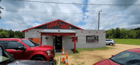 An Unassuming Hole-In-The-Wall, Hank's BBQ In Mississippi, Serves Award-Winning Grub That's Sure To Satisfy           