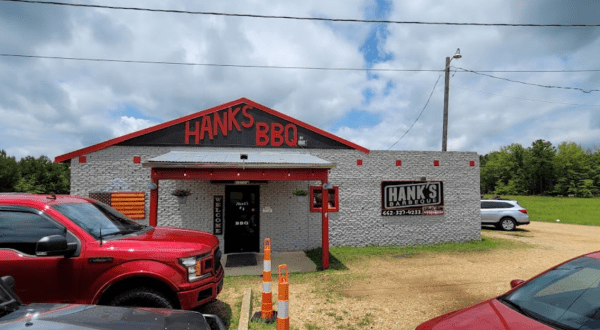 An Unassuming Hole-In-The-Wall, Hank’s BBQ In Mississippi, Serves Award-Winning Grub That’s Sure To Satisfy           