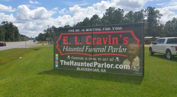 The E.L. Cravin’s Funeral Home In Georgia Is Now A Haunted House
