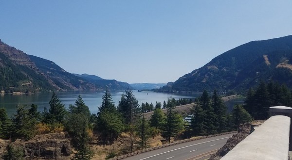 The One-Of-A-Kind Trail In Oregon With Scenic Viewpoints And Twin Tunnels Is Quite The Hike
