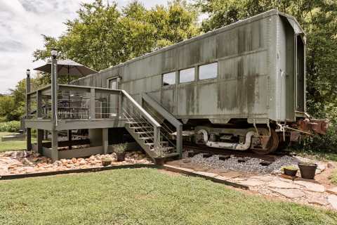 Spend A Night In An Old Train Car At This Gorgeous AirBnB In Tennessee