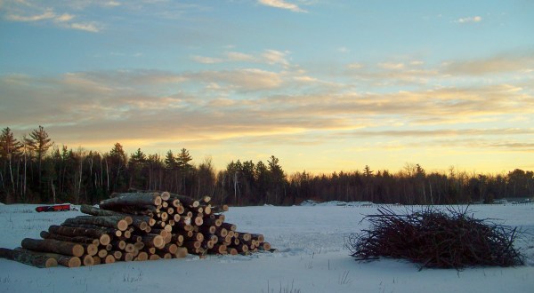 Everyone In New Hampshire Should See What’s Inside The Boundaries Of This Abandoned Town