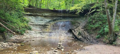Escape To A Waterfall And Stunning Lake Views On Indiana's Kokiwanee Nature Preserve Trail