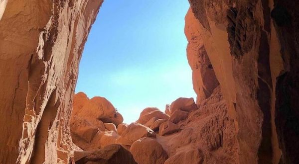 Goblin’s Lair Trail Is A Hike In Utah That Leads To A Secret Canyon