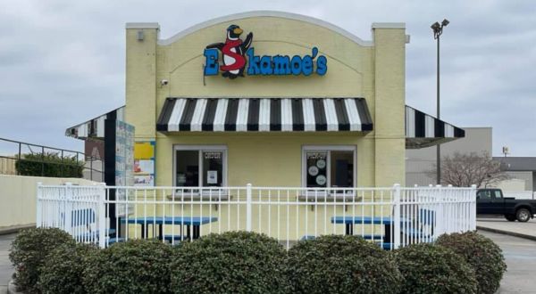 Indulge In More Than 30 Flavors Of Frozen Custard At Eskamoe’s in Louisiana