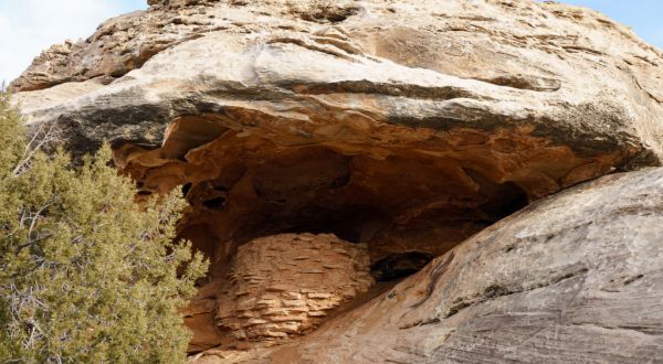 This Beautiful Canyonlands Trail In Utah Will Take You To The Original Roadside Ruin