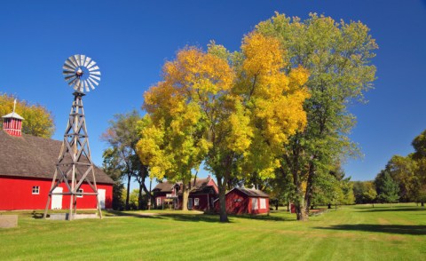 When And Where To Expect Iowa's Fall Foliage To Peak This Year
