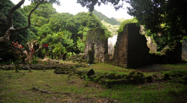 Hidden In A Mysterious Bamboo Forest In Hawaii Is The Historical Kaniakapupu Ruins