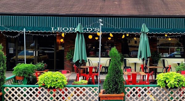 Sip Wine While You Read At This One-Of-A-Kind Bookstore Bar In Wisconsin