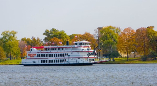 Not Many People Know That You Can Take A Three-Day Cruise Along The Mississippi River In Wisconsin