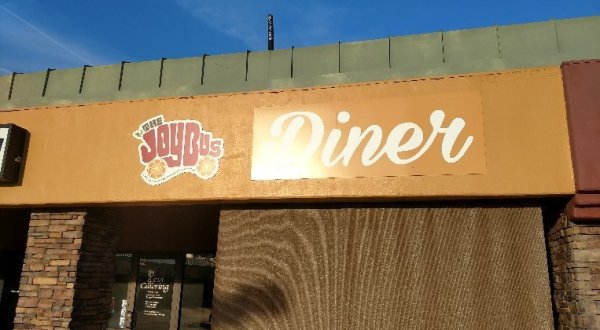 One Of The Most Incredible Small Businesses In Arizona, The Joy Bus Diner Serves Up Smiles And So Much More