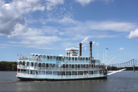 Climb Aboard A Gorgeous 1800s-Era Riverboat And Take A Ride Back Through History In Iowa