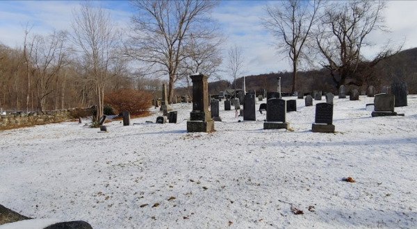 You Won’t Want To Visit The Notorious Gunntown Cemetery In Connecticut Alone Or After Dark