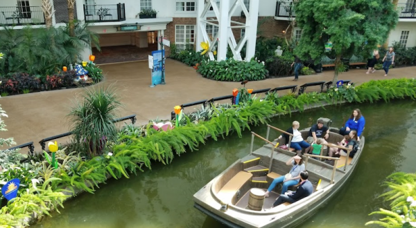 Take A Ride On This One-Of-A-Kind Canal Boat In Tennessee