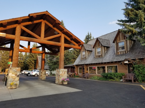 Wyoming's Hatchet Grill Is A Log Cabin Restaurant That's The Best Kept Secret In The Tetons