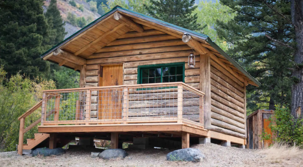 An Overnight Stay At This Secluded Cabin In Montana Costs $100 A Night And Will Take You Back In Time