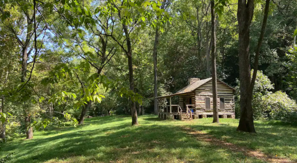 An Overnight Stay At This Secluded Cabin In Virginia Costs Less Than $100 A Night And Will Take You Back In Time