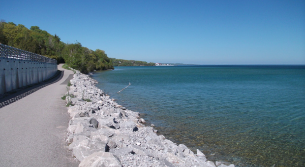 Little Traverse Wheelway In Michigan Is A Bayfront Trail With 26 Miles Of Scenery