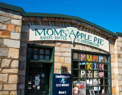 You Owe It To Yourself To Visit Mom's Apple Pie, Home Of The Best Homemade Pies In All Of Virginia