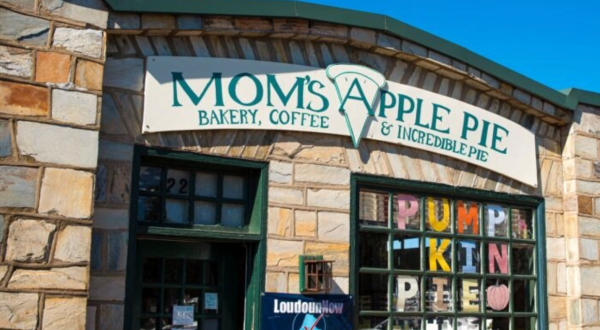You Owe It To Yourself To Visit Mom’s Apple Pie, Home Of The Best Homemade Pies In All Of Virginia