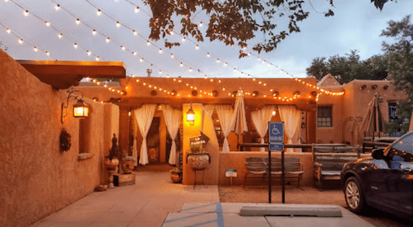 Devour A Fresh And Delicious Meal At This Restaurant On A Mesmerizing Farm In New Mexico