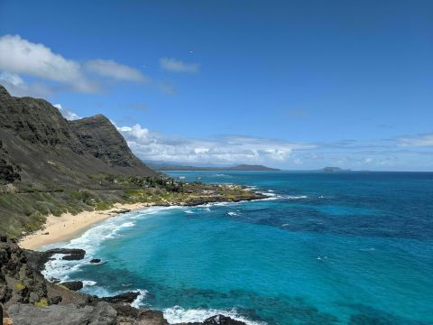 The Makapu'u Point Lighthouse Trail In Hawaii Takes You From The Beach To A Lighthouse And Back