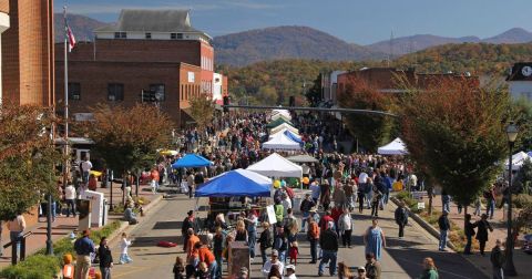 6 Pumpkin Festivals You Won't Want To Miss In North Carolina This Fall