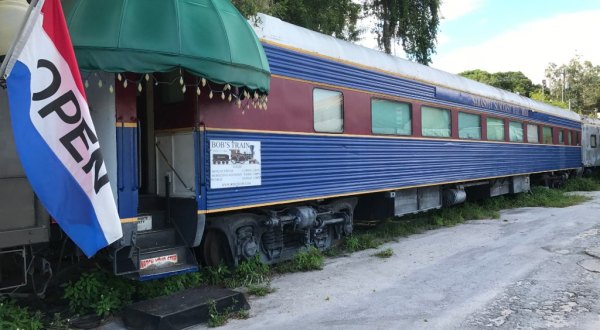 Bob’s Train Is A Circus-Themed Restaurant In Florida That Will Make You Feel Like A Kid Again