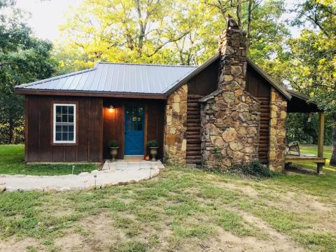 An Overnight Stay At This Secluded Cabin In Kansas Costs Less Than $110 A Night And Will Take You Back In Time