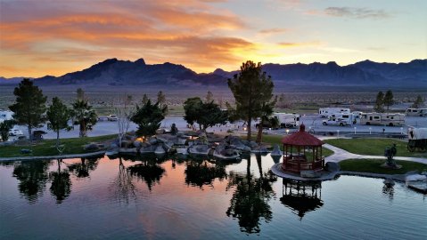 Longstreet Inn Is An Old West-Themed Resort In Nevada That Offers Fabulous Amenities