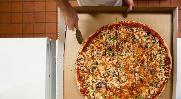 The 30-Inch Pizza At Mr. X Pizza In Missouri Is Insane And Outrageously Delicious
