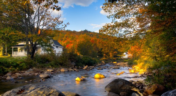 Fall Is The Perfect Time To Visit This Historic Mountain Town In New Hampshire