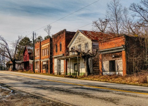The Virginia Ghost Town That's Perfect For An Autumn Day Trip