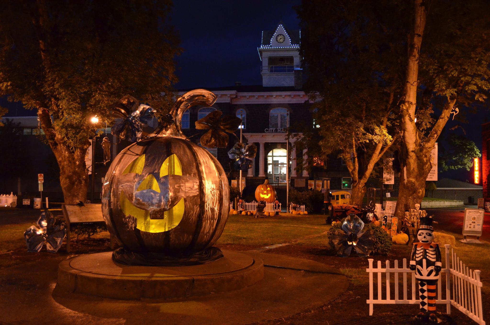 Every October, St. Helens, Oregon, Becomes A Spooky Halloween Town