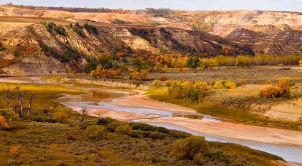 Fall Is The Perfect Time To Visit This Historic Mountain Town In North Dakota