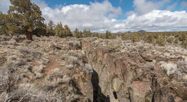 Hike Below The Earth’s Surface And Into A Large Volcanic Fissure At Oregon’s Crack-In-The-Ground Trail