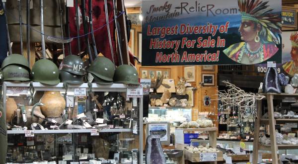 You Can Buy Tons Of Ancient Fossils And Historical Artifacts At The Relic Room In Tennessee