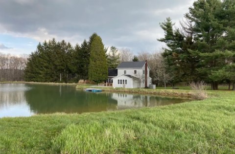 Enjoy Your Own Private Pond When You Spend The Night In This Quaint Pennsylvania Cottage