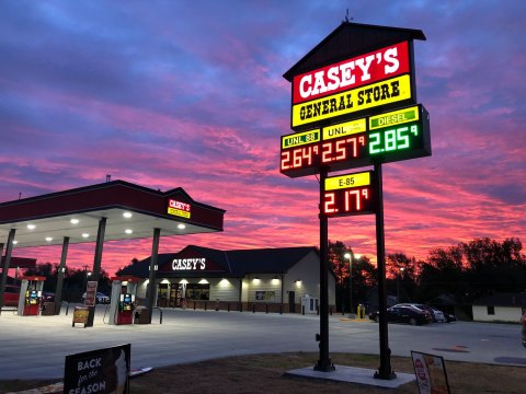 Iowa-Born Casey's General Store Has Quietly Become One Of The Midwest's Favorite Gas Stations