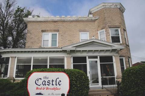 Spend The Night In Iowa's Majestic Castle For An Unforgettable Experience
