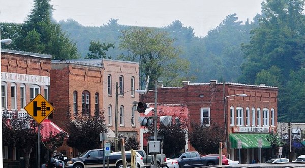 One Of The Most Unique Towns In America, Saluda Is Perfect For A Day Trip In North Carolina