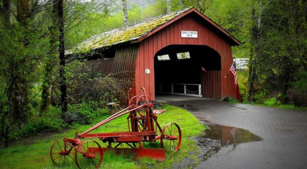 These 12 Beautiful Covered Bridges In Oregon Will Remind You Of A Simpler Time