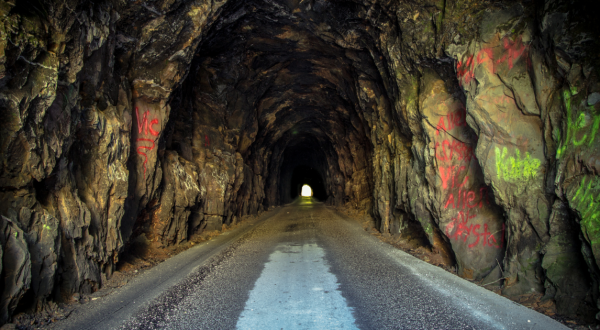 7 Spooky Tunnels In Kentucky To Explore By Car Or Foot