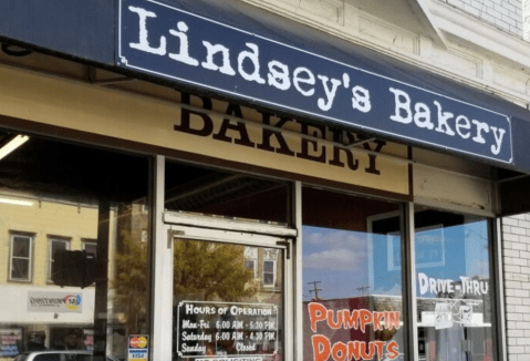 It's Not Fall In Ohio Until You've Sampled The Pumpkin Donuts From Lindsey's Bakery