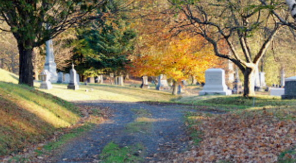 This Creepy Day Trip Through The Spookiest Places In Vermont Is Perfect For Fall