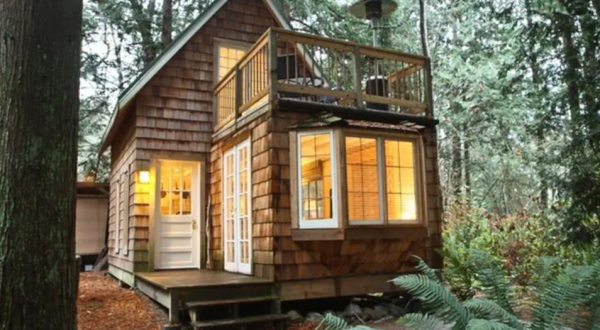 A Stay At This Cozy Washington Cottage Requires Crossing The Canadian Border