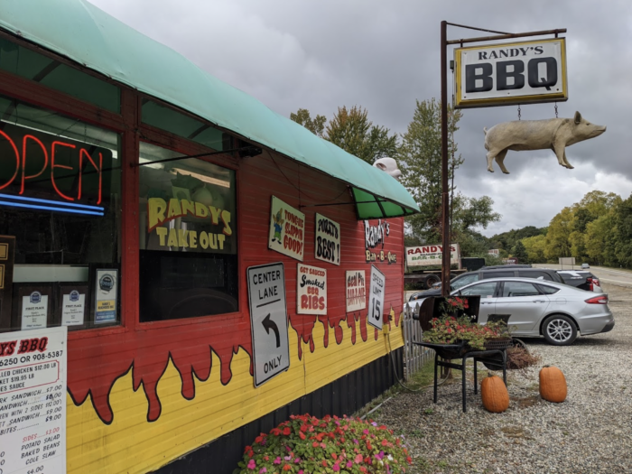 These 7 Roadside Restaurants Around Detroit Are Worth Stopping For